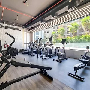  Holiday home Stylish Brand New Studio In Pantheon Elysee 2 In The Heart Of Jvc
